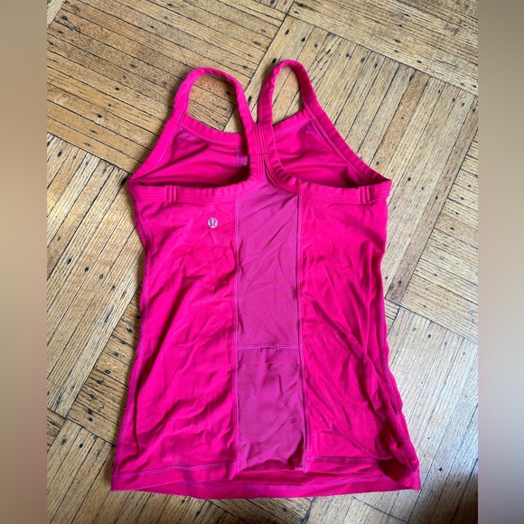 Lulu lemon padded work out tank - Picture 2 of 2